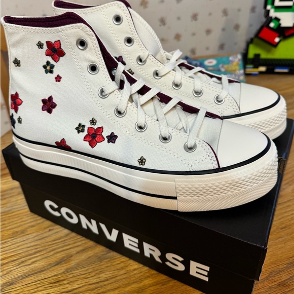 Converse Women's White and Pink Floral High-Tops - Picture 3 of 6